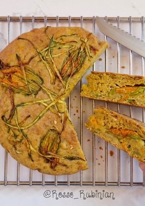 Foto di Schiacciata ai fiori di zucca