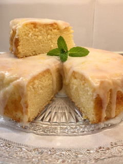 Una foto de Pastel de limón con glaseado