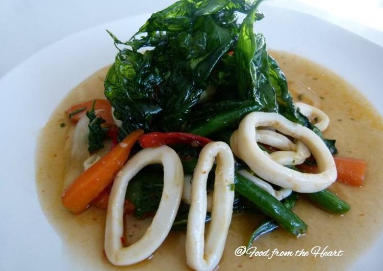 Recipe of Ultimate Stir fried Calamari with chilli and basil