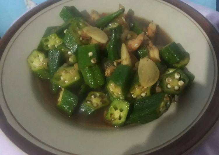 Tumis okra udang saus tiram