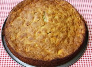 Una foto de Sencillo pastel de manzanas y yogur