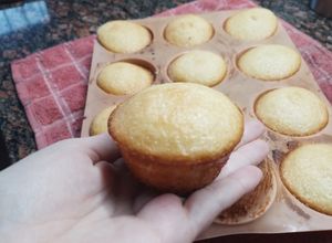 Una foto de Muffins o magdalenas caseras 😋 🥧súper rápido