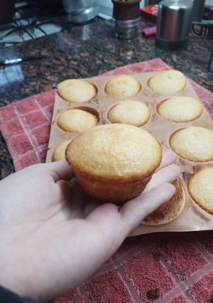 Una foto de Muffins o magdalenas caseras 😋 🥧súper rápido