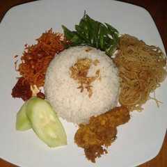 Nasi Uduk Vegetarian রেসিপির প্রধান ছবি