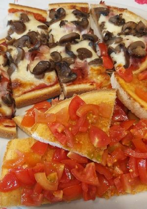 Foto di Bruschetta capricciosa e pomodorosa