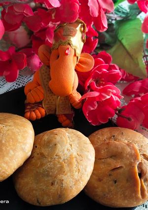A picture of Khasta matar kachori.