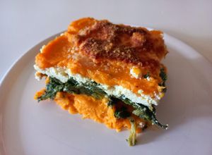 Una foto de Budín tricolor de acelga, calabaza y ricota