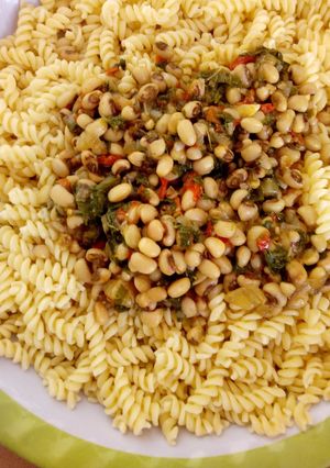 A picture of Macaroni and Beans Stew.