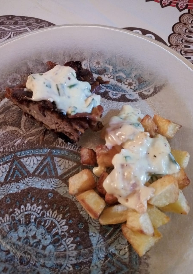 Una foto de Salsa de crema de leche, cebolla verdeo y jamón 🙈