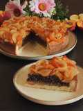 Crostata con frolla di riso crema alle noci e semi di papavero con pesche e mele