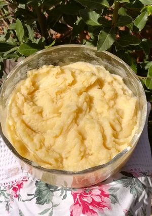 Una foto de Puré de papas con leche y laurel