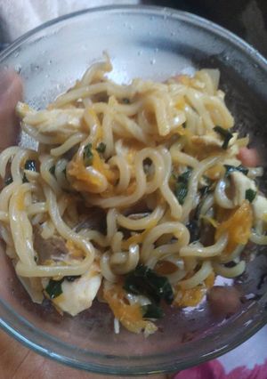 A picture of Noddle with vegs.