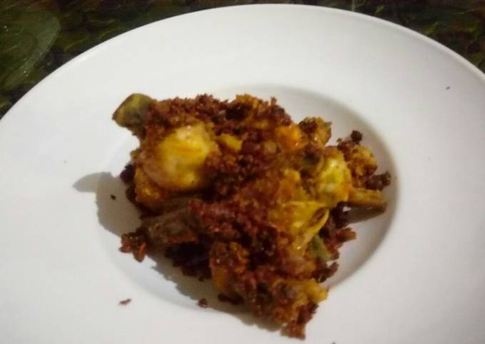 Ayam Goreng bumbu telur