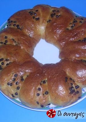A picture of Stuffed tsoureki.