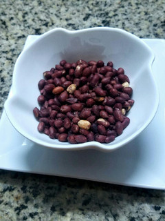 A picture of Roasty Nuts.