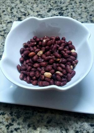 A picture of Roasty Nuts.