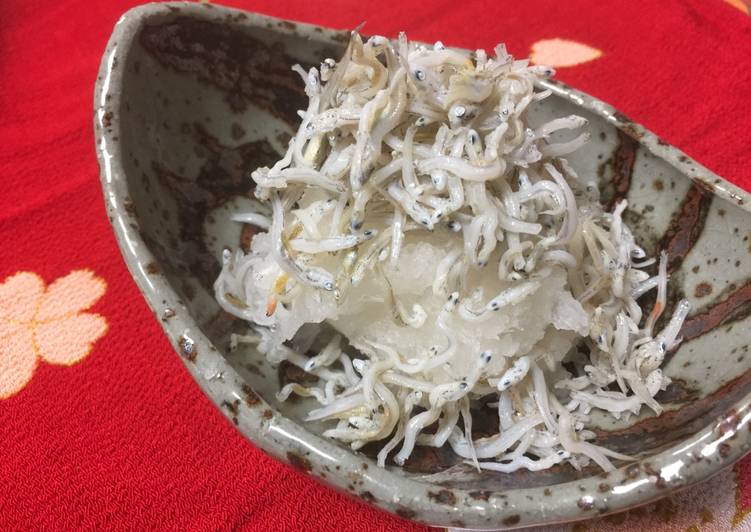 Japanese Daikon Radish with young Sardines