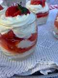 Dolce al cucchiaio, crema mascarpone senza uova, alle fragole