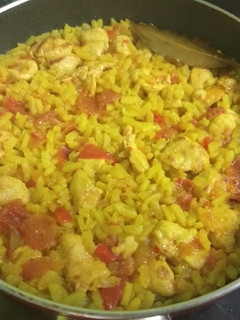 Una foto de Arroz con pollo rápido