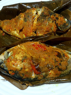 Foto resep Pepes ikan mas dgn panci presto