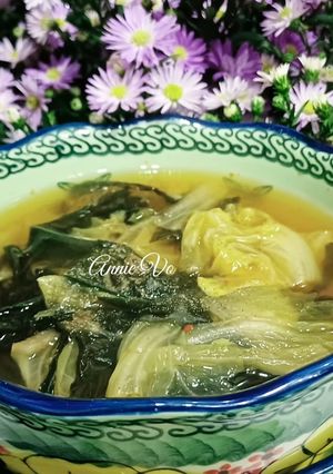 Hình của món Canh kim chi rong biển.
