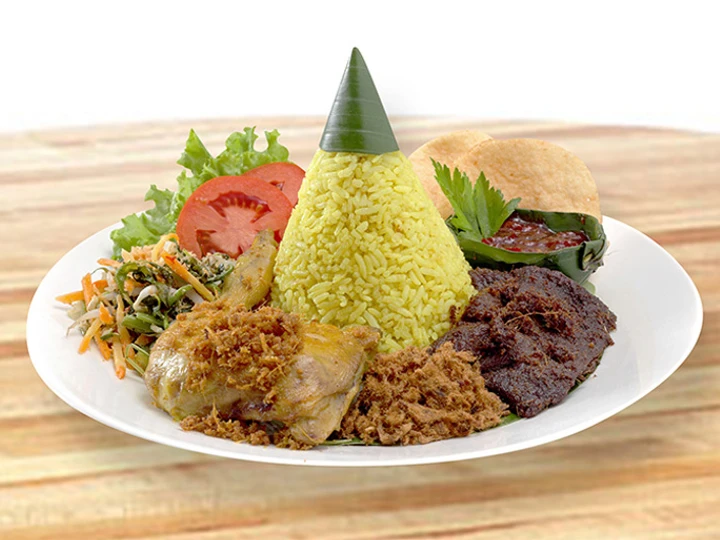 Cara Gampang Membuat Resep  Nasi Kuning Praktis yang Bikin Ngiler, Enak Banget