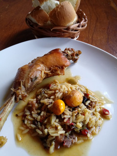 Una foto de Ryguazu Arró (Gallina casera con arroz)