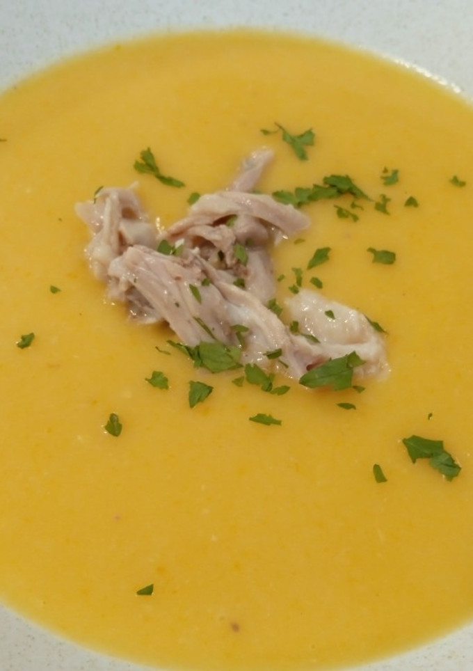 Una foto de Crema de verduras al pollo