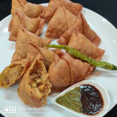 A picture of Chatpatte Samose.