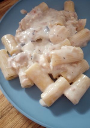 A picture of Elenore's Surprise Noodles.