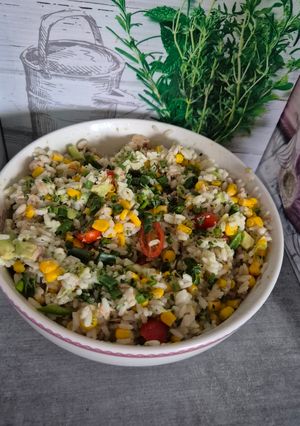 Une photo de Délice marin à l'avocat crémeux et riz 🍚 parfumé