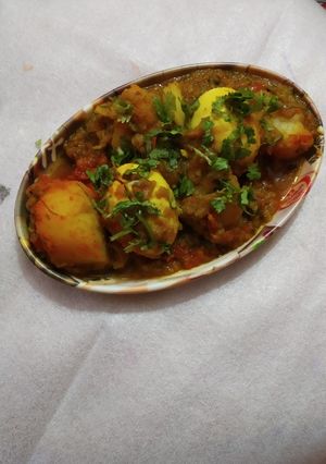 A picture of Egg potato curry.