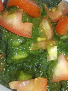टमाटर पालक आलू की सब्जी (tamatar palak aloo ki sabzi recipe in Hindi) रेसिपी मुख्य फोटो