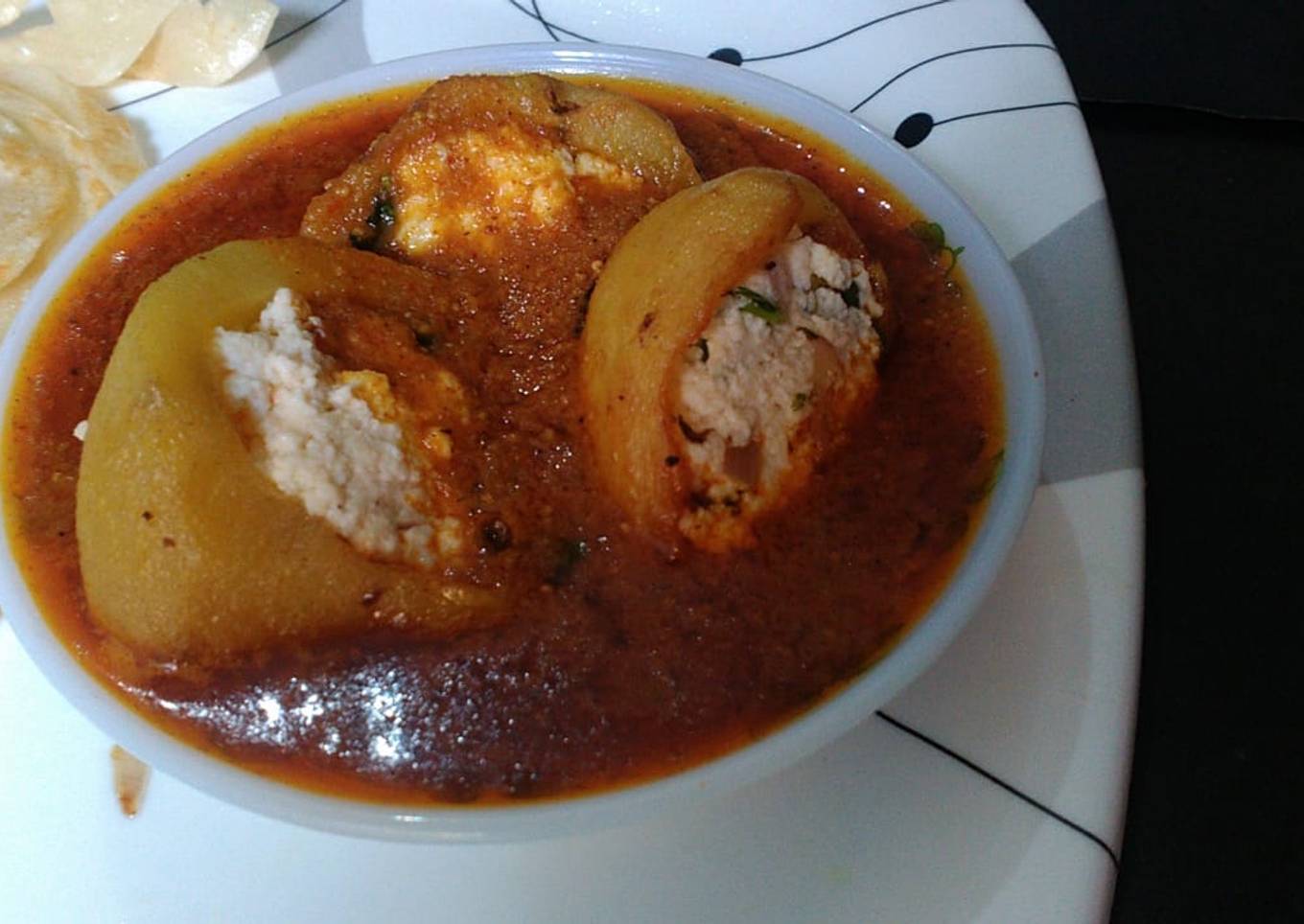 Stuff paneer aloo spicy gravy