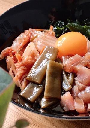 Hình của món Tô Cơm Trộn Cá Ngừ (Tuna Rice Bowl).