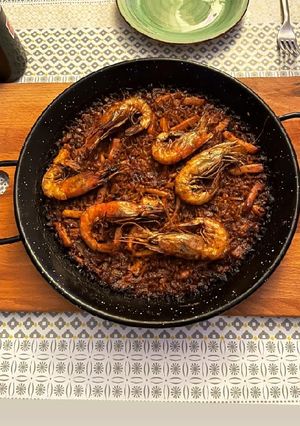 Una foto de Arroz Socarrat de Gamba Roja