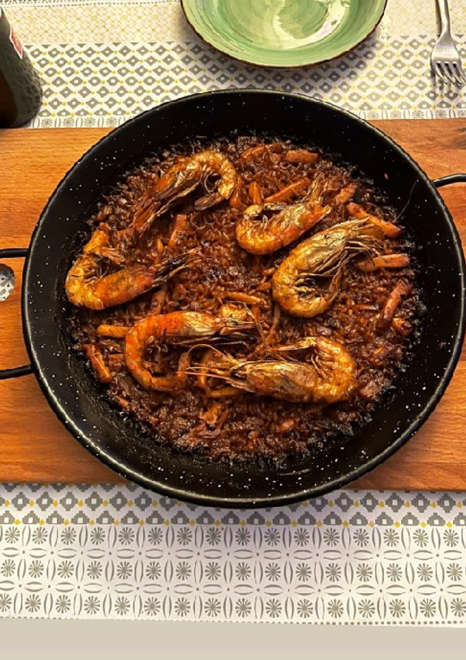 Una foto de Arroz Socarrat de Gamba Roja