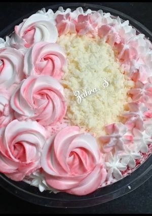 A picture of Red Velvet Cake With Whipped Cream frosting.