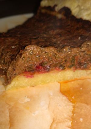 Una foto de Tarta casera con hojas de remolacha