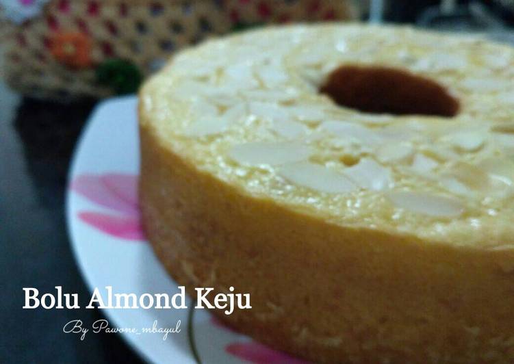 Bolu Almond Keju