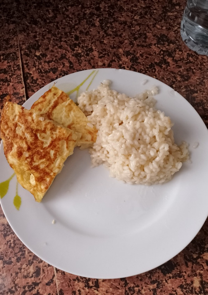 Una foto de Arroz con Caldo de verduras