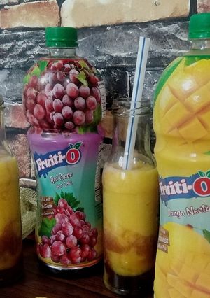 A picture of Pina colada cocktail 🍸.