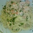 Linguini con crema y camarones