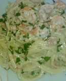 Linguini con crema y camarones
