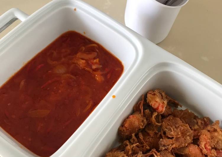 Bagaimana Membuat Udang goreng tepung + saos padang, Sempurna