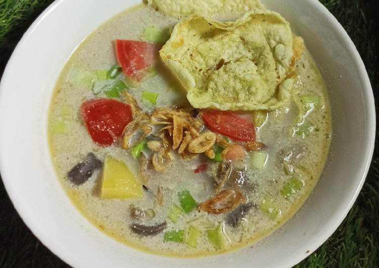 makanan Soto Betawi Kuah Santan + Susu yang pingin nambah