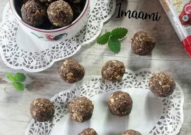 Almond Choco Oat Ball