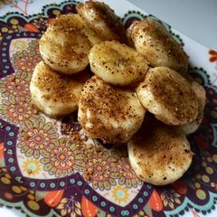 A picture of Pan fried cinnamon bananas.