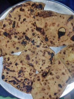 आलू का पराठा (aloo ka paratha recipe in Hindi) रेसिपी मुख्य फोटो