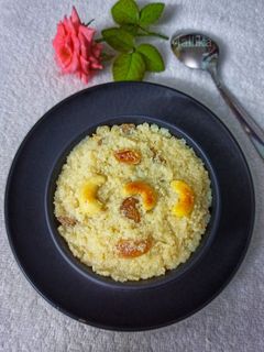 সুজির হালুয়া (sujir halwa recipe in bengali) রেসিপির প্রধান ছবি